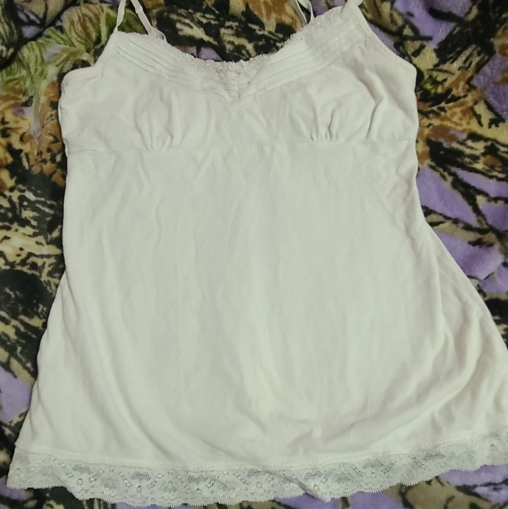Tank top lace on bottom